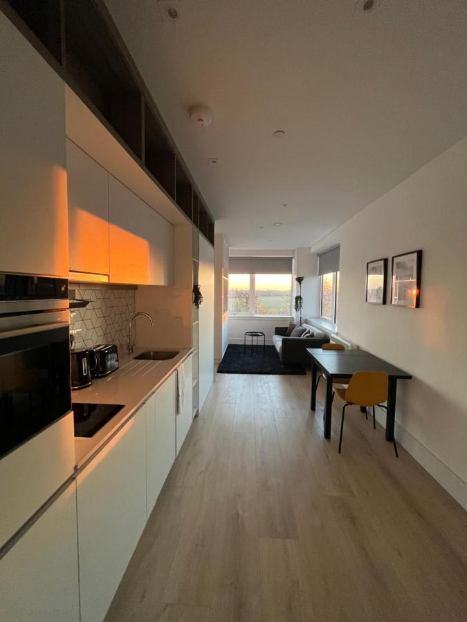 Aeropartment & Aerotel, London Heathrow Airport, Terminal 4, Ev Stations & Cheap Parking On Site! 히드로 외부 사진